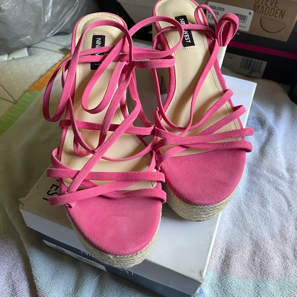 BNWB Nine West “Riplee”  pink sandals size 7.5